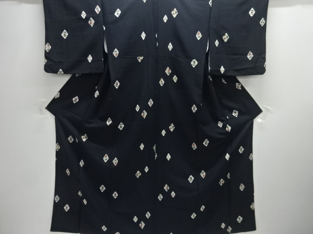 菱に花唐草模様小紋着物